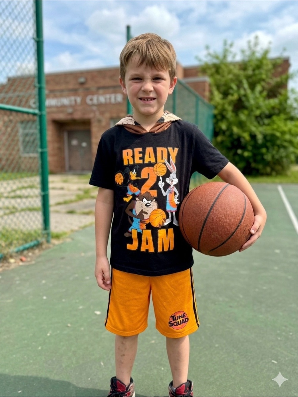 Space Jam Boys' Black Basketball Graphic Tee - Looney Tunes